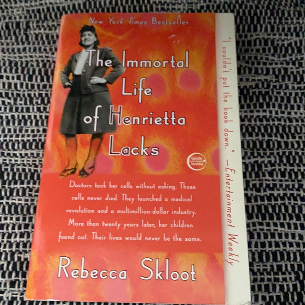 The Immortal Life of Henrietta Lacks Paperback 📖 book by Rebecca Skloot